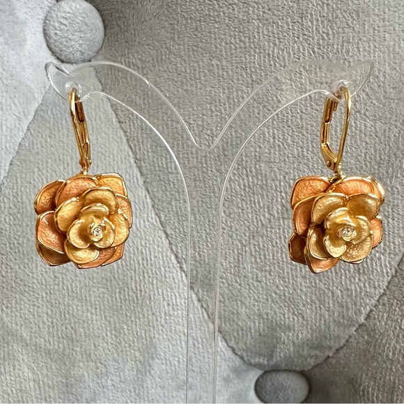 Joan River's Floral Dangle earrings. - Picture 3 of 8